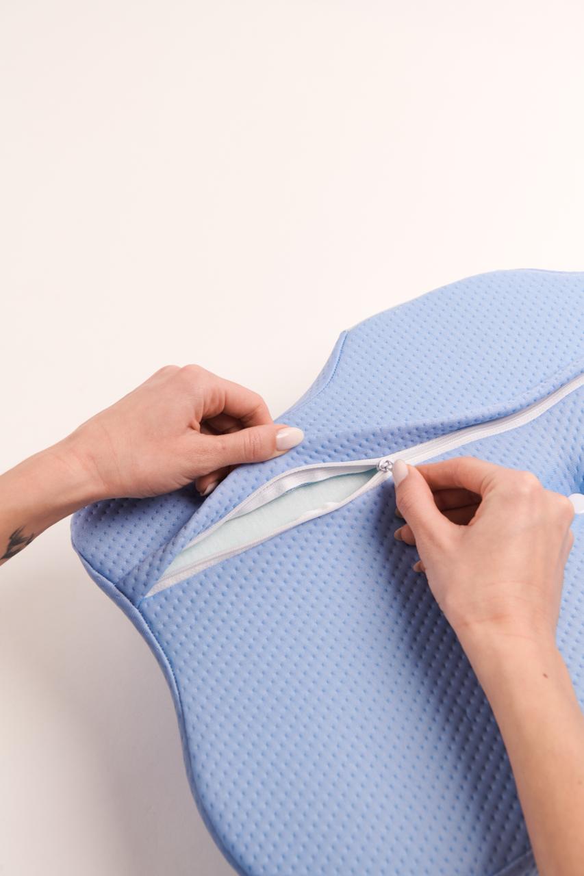 Close-up of Derila Ergo pillow material and contour